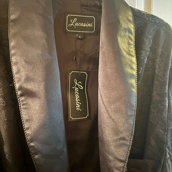BLACK MALE SMOKING JACKET. - Picture 3 of 5